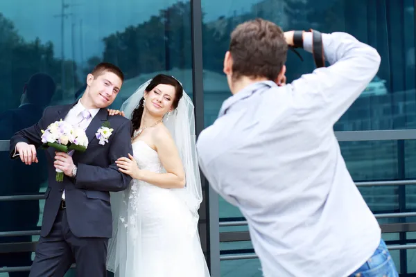 Flash! Click! Love: The Questions You Should Ask Your Wedding Photographer